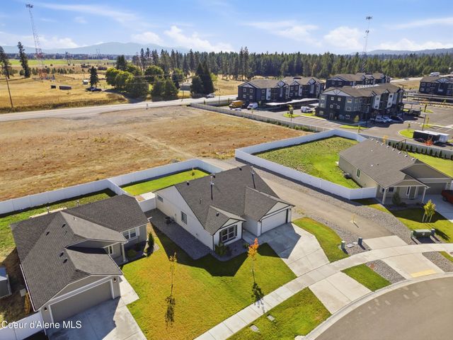 16161 N Hadley Loop, Rathdrum, ID 83858