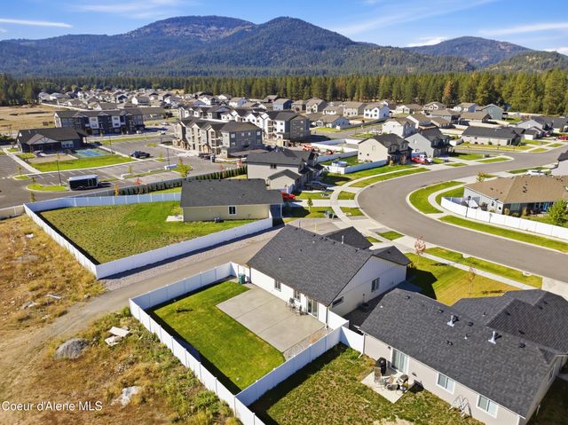 16161 N Hadley Loop, Rathdrum, ID 83858