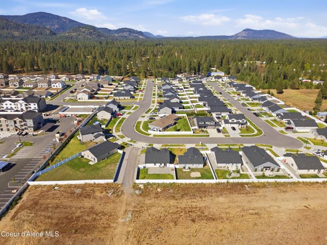 16161 N Hadley Loop, Rathdrum, ID 83858