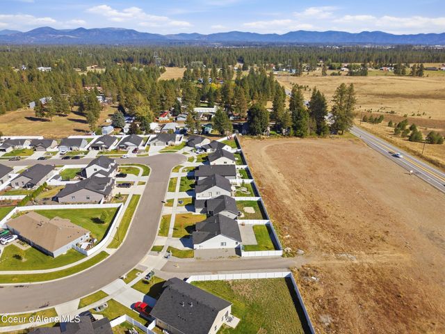 16161 N Hadley Loop, Rathdrum, ID 83858