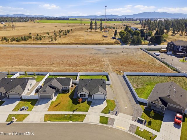16161 N Hadley Loop, Rathdrum, ID 83858