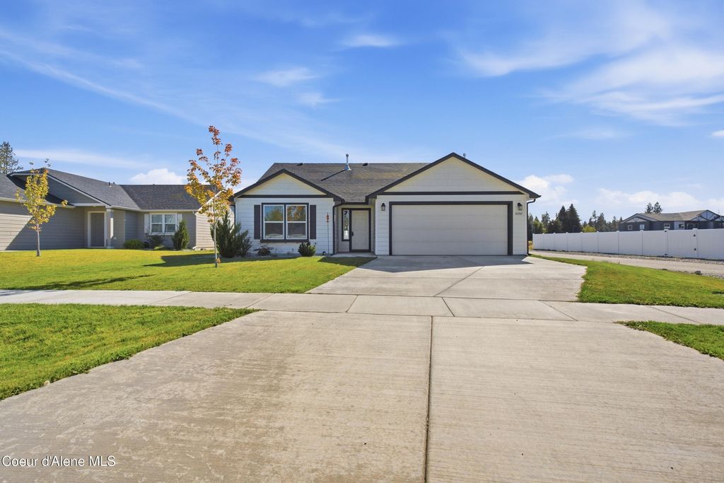 16161 N Hadley Loop, Rathdrum, ID 83858