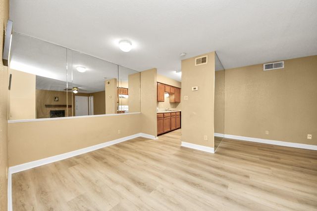 9700 Leawood Boulevard 1002, Houston, TX 77099