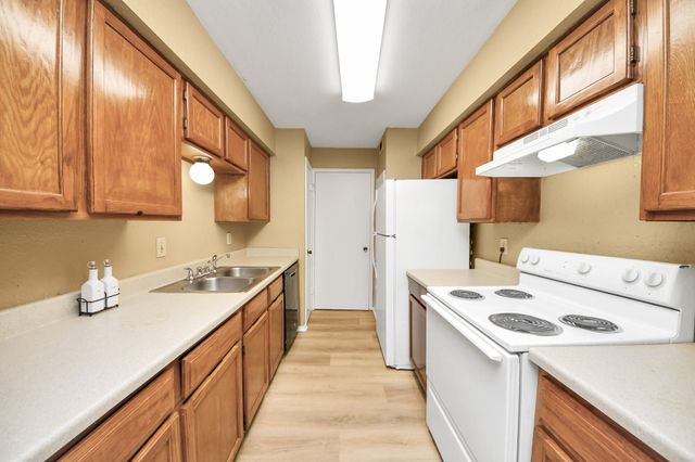 9700 Leawood Boulevard 1002, Houston, TX 77099