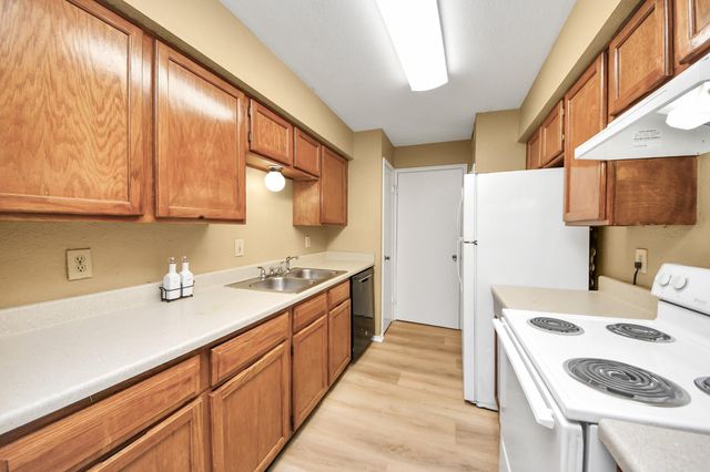 9700 Leawood Boulevard 1002, Houston, TX 77099