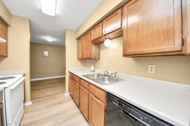 9700 Leawood Boulevard 1002, Houston, TX 77099