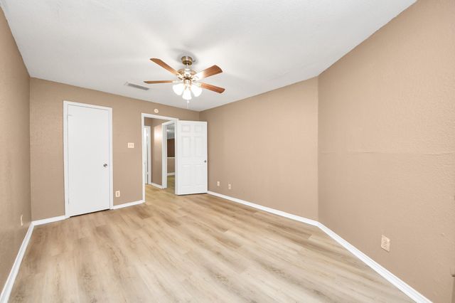 9700 Leawood Boulevard 1002, Houston, TX 77099