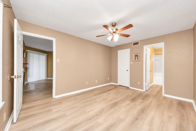 9700 Leawood Boulevard 1002, Houston, TX 77099