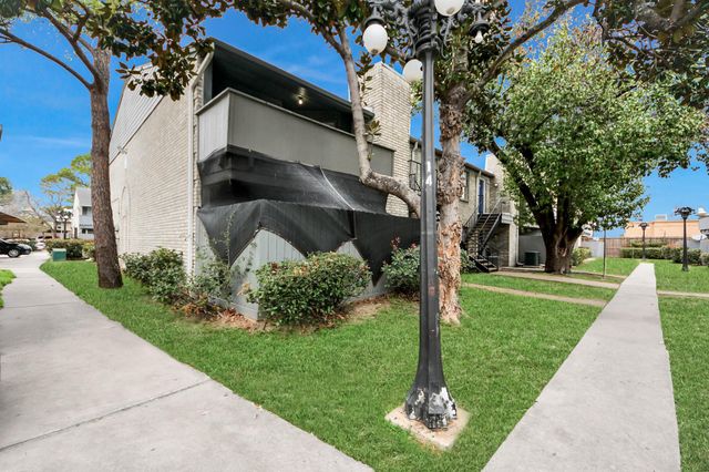 9700 Leawood Boulevard 1002, Houston, TX 77099