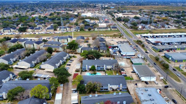 9700 Leawood Boulevard 1002, Houston, TX 77099