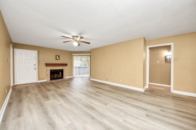 9700 Leawood Boulevard 1002, Houston, TX 77099