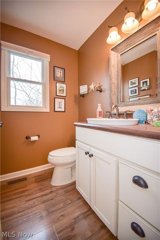 4702 Paradise Road, Seville, OH 44273