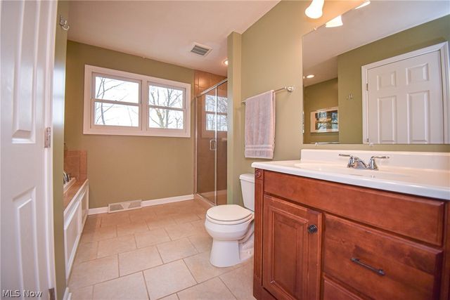 4702 Paradise Road, Seville, OH 44273