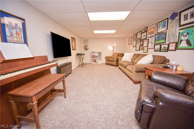 4702 Paradise Road, Seville, OH 44273