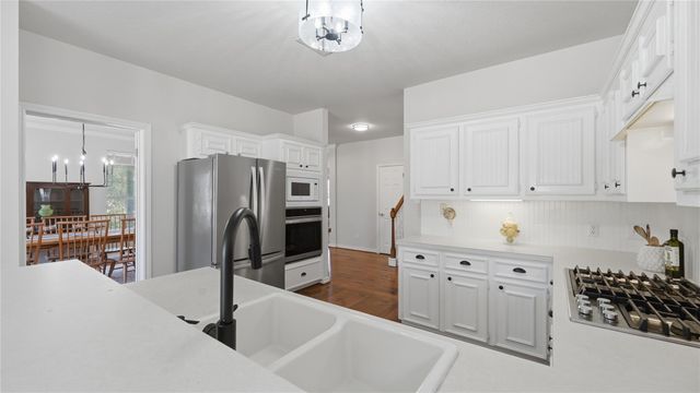 364 Nameless RD, Driftwood, TX 78619