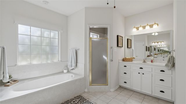 364 Nameless RD, Driftwood, TX 78619