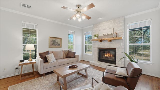 364 Nameless RD, Driftwood, TX 78619
