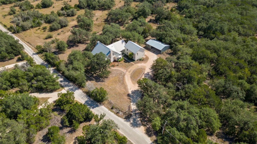 364 Nameless RD, Driftwood, TX 78619