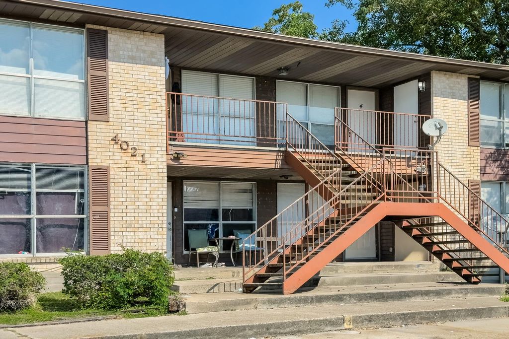 4021 Briar Hollow Drive 4, Dickinson, TX 77539