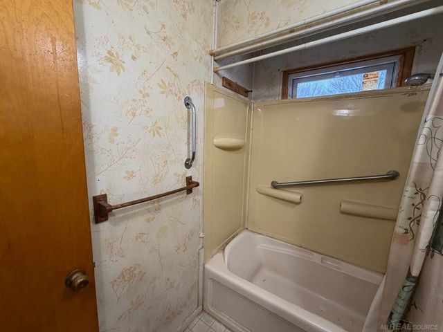 463 Wright Street, Jonesville, MI 49250