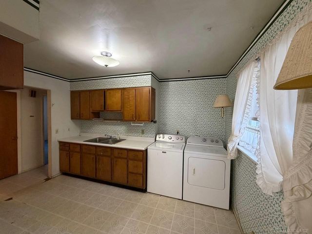 463 Wright Street, Jonesville, MI 49250