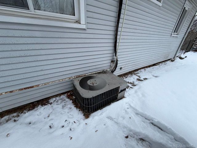 463 Wright Street, Jonesville, MI 49250