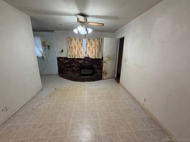 463 Wright Street, Jonesville, MI 49250