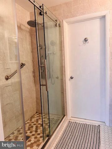 632 LONGFELLOW CT, Warminster, PA 18974