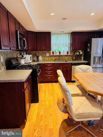 632 LONGFELLOW CT, Warminster, PA 18974