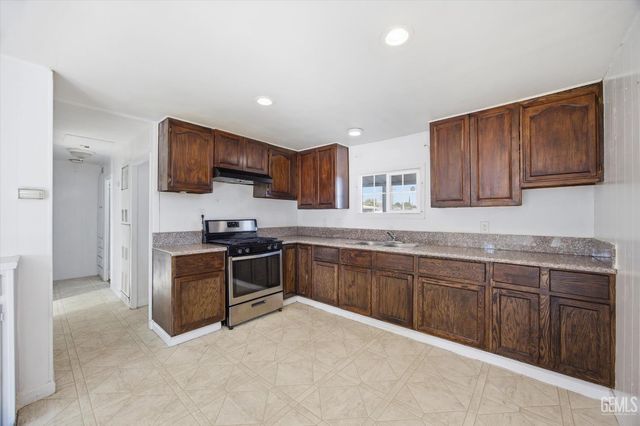 3467 Michelaine Avenue, Bakersfield, CA 93304