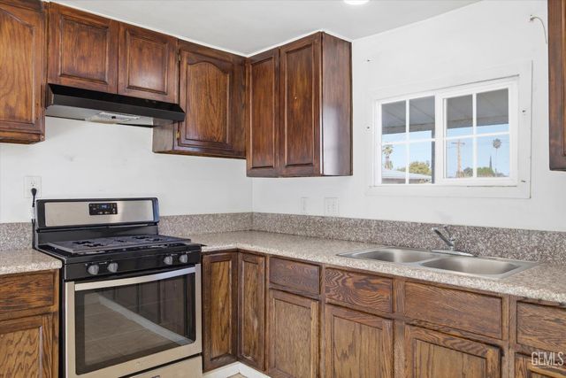 3467 Michelaine Avenue, Bakersfield, CA 93304