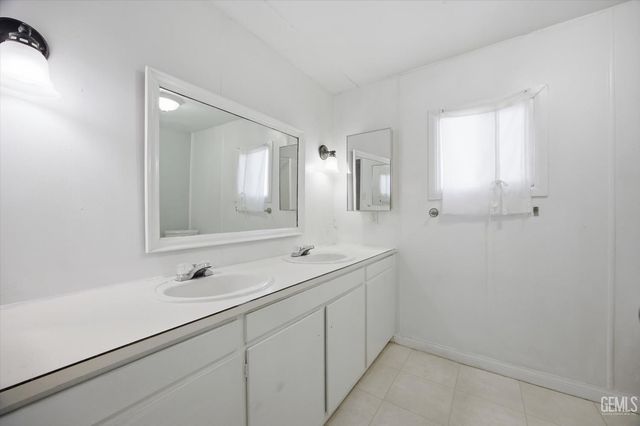 3467 Michelaine Avenue, Bakersfield, CA 93304