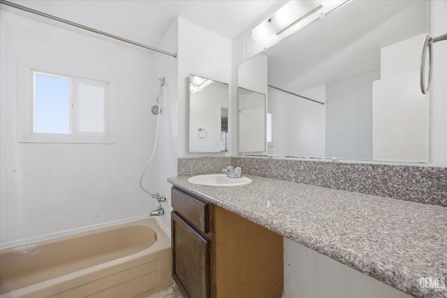 3467 Michelaine Avenue, Bakersfield, CA 93304