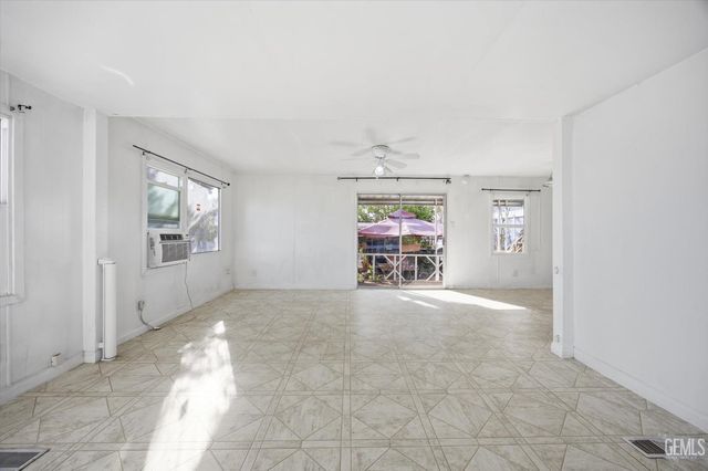 3467 Michelaine Avenue, Bakersfield, CA 93304