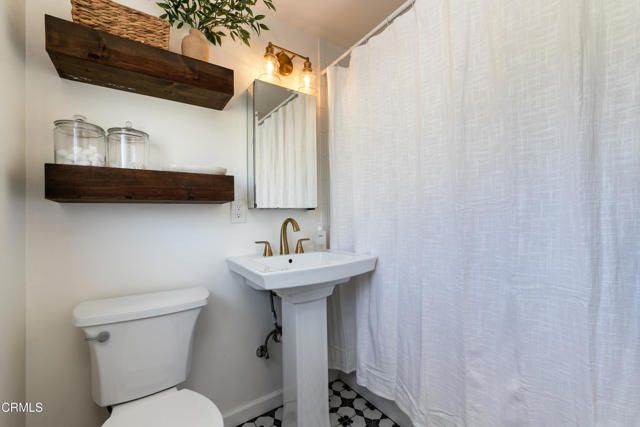 2960 Royal Oaks Drive, Duarte, CA 91010