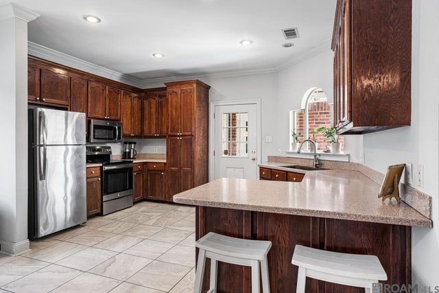 2036 Hunters Way Dr, Baton Rouge, LA 70816