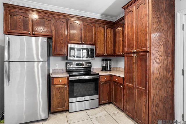 2036 Hunters Way Dr, Baton Rouge, LA 70816