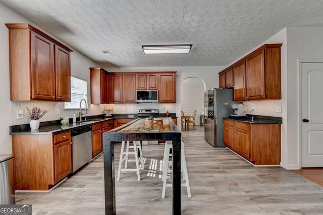 2709 Oakmont Way, Monroe, GA 30656