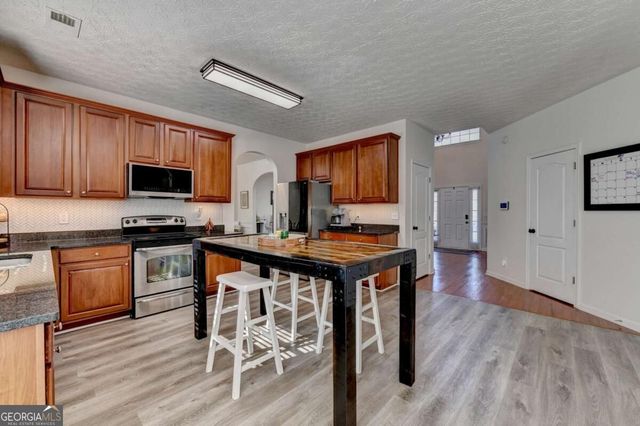 2709 Oakmont Way, Monroe, GA 30656