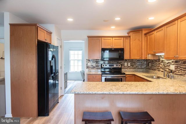 906 BRUTON COVE, Hummelstown, PA 17036
