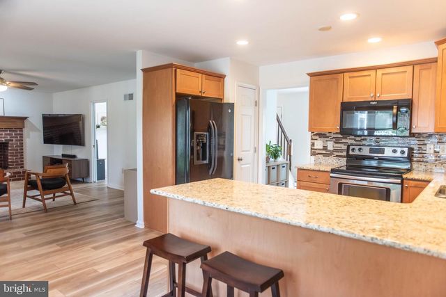 906 BRUTON COVE, Hummelstown, PA 17036