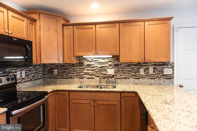 906 BRUTON COVE, Hummelstown, PA 17036
