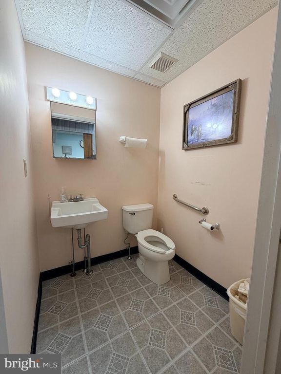 7926 BUSTLETON AVE, PHILADELPHIA, PA 19152 — photo 3