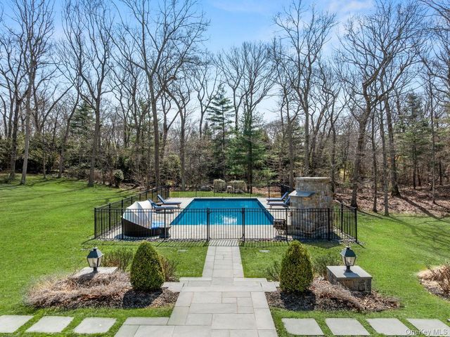 27 Victorian Lane, Brookville, NY 11545