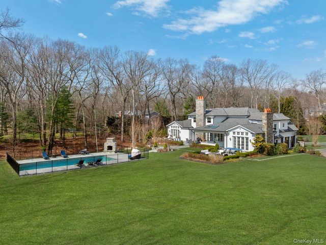 27 Victorian Lane, Brookville, NY 11545