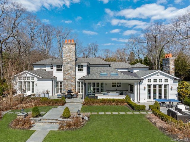 27 Victorian Lane, Brookville, NY 11545