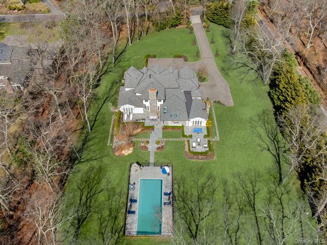 27 Victorian Lane, Brookville, NY 11545