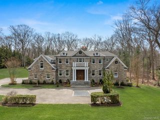 27 Victorian Lane, Brookville, NY 11545