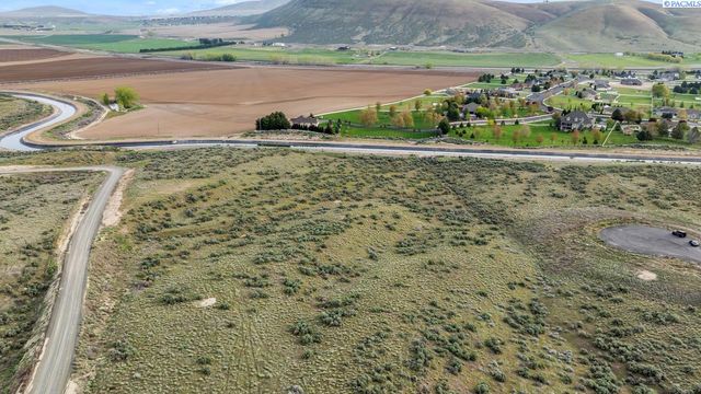 72305 Homestead Rd, Kennewick, WA 99338