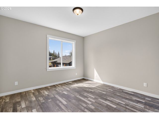 233 E St, Vernonia, OR 97064